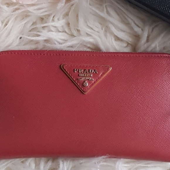 Sold Authentic Prada Saffiano Leather Wallet - Picture 3 of 6